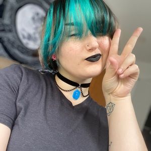 Meet your Posher, Casey